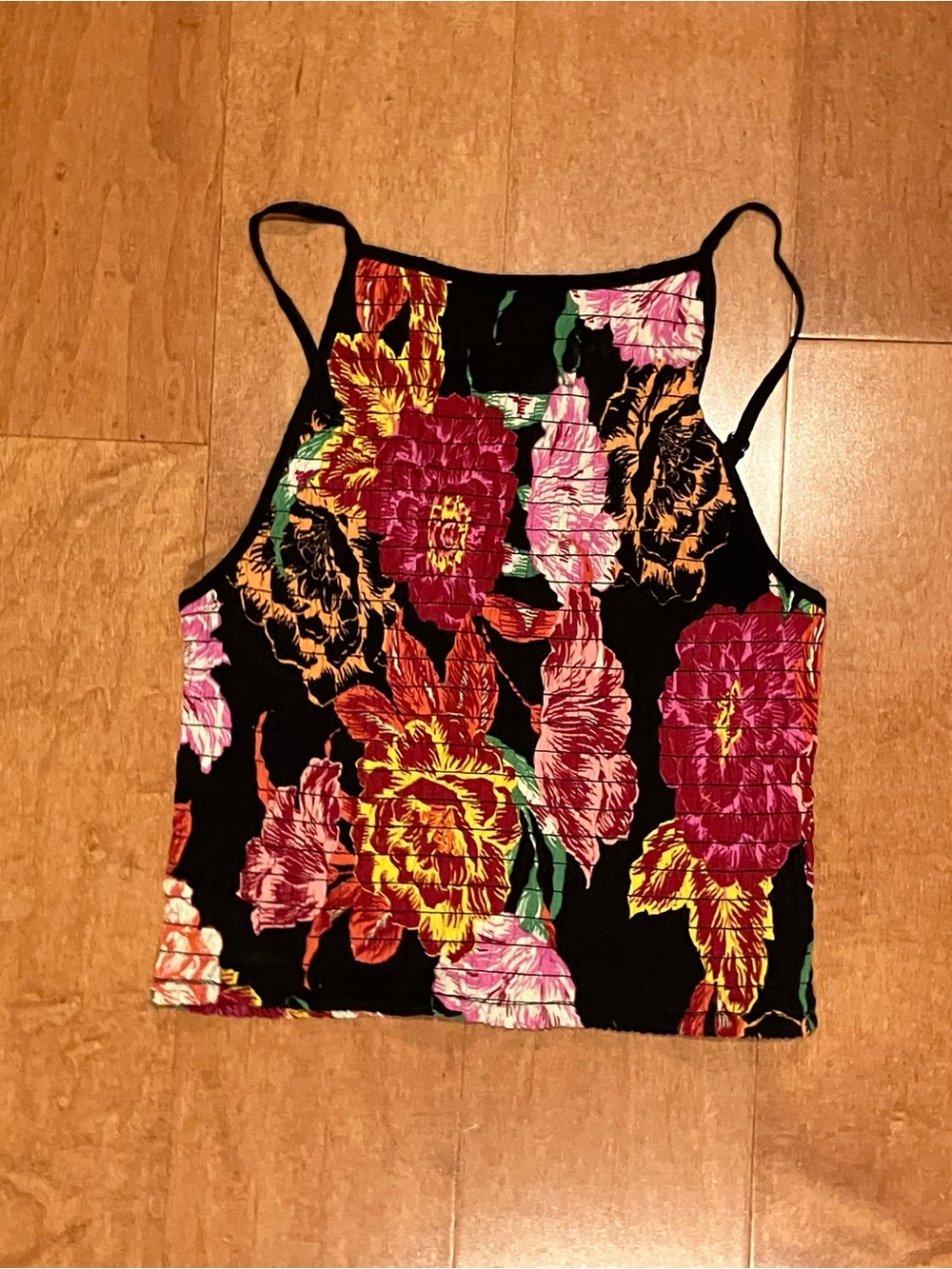 Floral crop top XS NWT cropped tank with black straps